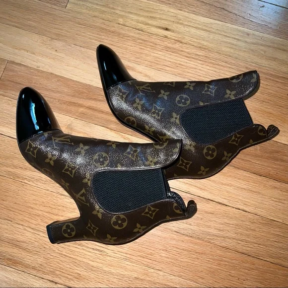 LOUIS VUITTON MONOGRAM REVIVAL ANKLE BOOTIES - Picture 10 of 11